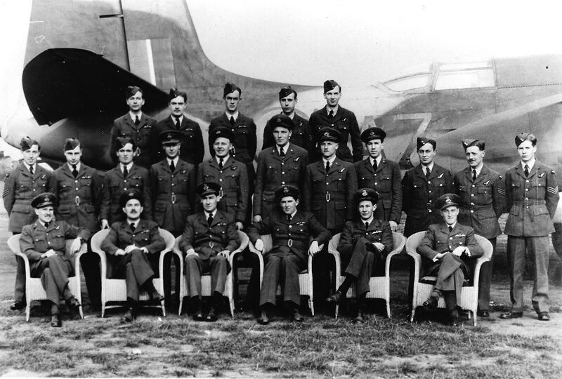 The aircrews of 1459 Flight, later 538 Squadron, posed in three rows in front of a Turbinlite Havoc at Hibaldstow, autumn 1942.