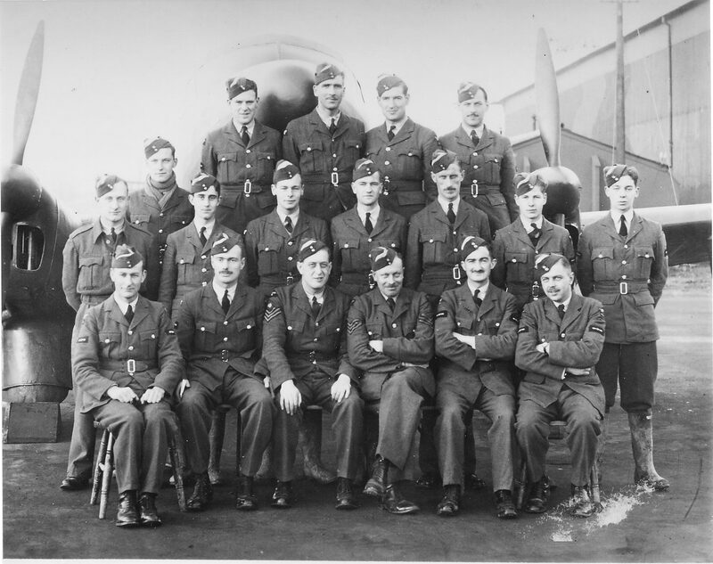 Group photograph of eighteen trainee observers in three rows at No. 6 Air Observers Navigation School, Staverton, December 1941.